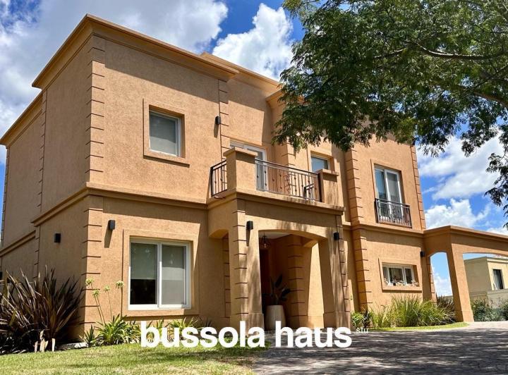 Casa · 265m² · 6 Ambientes