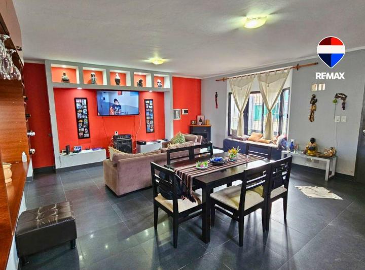 Casa · 182m² · 4 Ambientes · 1 Cochera