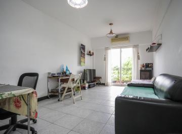 PH · 39m² · 2 Ambientes · PH de 2 Ambientes con Dos Balcones en Monte Castro