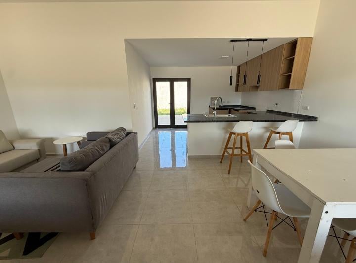 Casa · 110m² · 4 Ambientes · 2 Cocheras