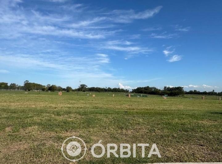 Terreno · 1221m²