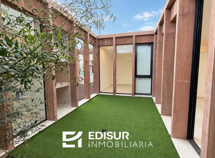 Casa · 95m² · 3 Ambientes · 2 Cocheras