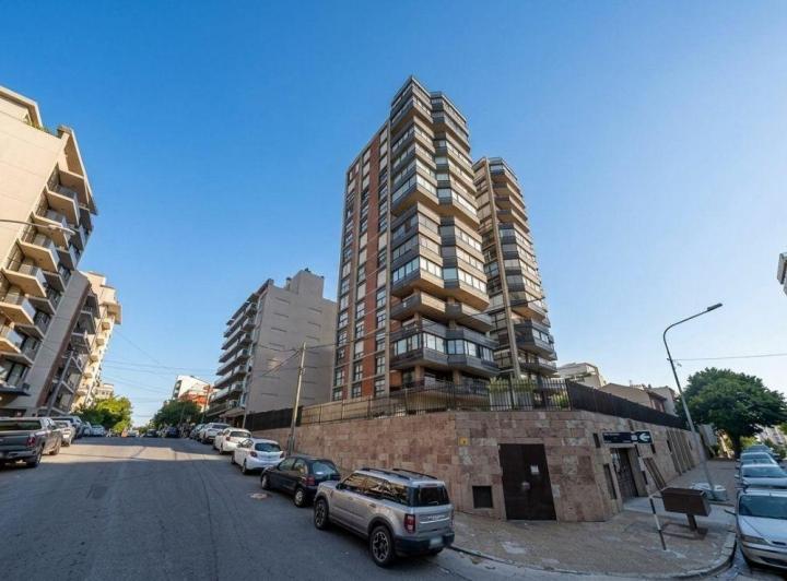Departamento · 220m² · 4 Ambientes · 2 Cocheras