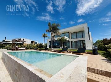 Casa · 338m² · 8 Ambientes · 6 Cocheras · Casa en Venta Al Lago en Virazon Nordelta