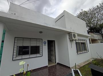 Casa · 138m² · 3 Ambientes · 2 Cocheras · Casa Multifamiliar en Venta en El Talar
