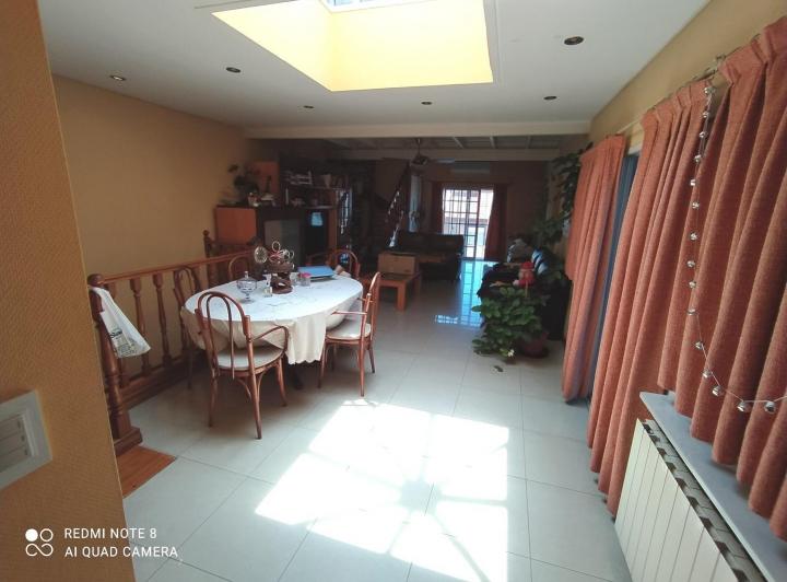 Edificio · 395m²