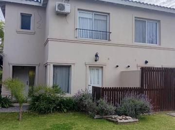 Casa · 91m² · 4 Ambientes · 2 Cocheras · Casa en Venta 3 Dor en La Candela Pilar Km 54.5