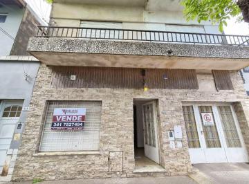 Casa · 270m² · 8 Ambientes · 2 Cocheras · Venta Casa 3/4 Dorm. Cochera Artigas 400 Barrio Sarmiento