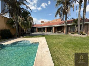 Casa · 300m² · 7 Ambientes · 5 Cocheras · Casa - Los Platanos