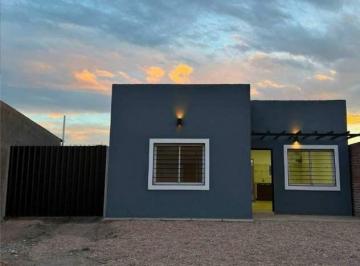 Casa · 300m² · 3 Ambientes · Casa a Estrena 2Dorm. Cocina y Baño