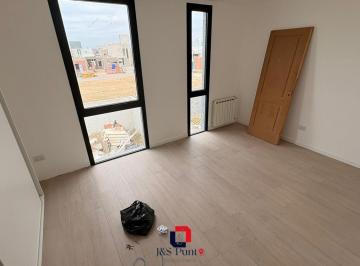 Casa · 136m² · 3 Ambientes · 2 Cocheras · Duplex en Docta Av