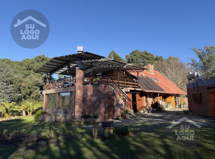 Casa · 250m² · 5 Ambientes · 2 Cocheras