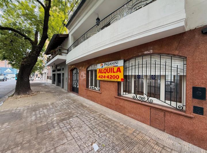 Oficina comercial · 220m² · 6 Ambientes · 1 Cochera