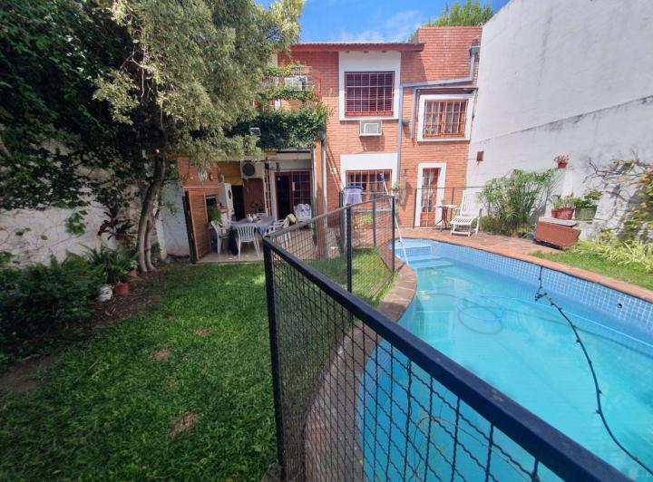 Casa · 226m² · 5 Ambientes · 2 Cocheras