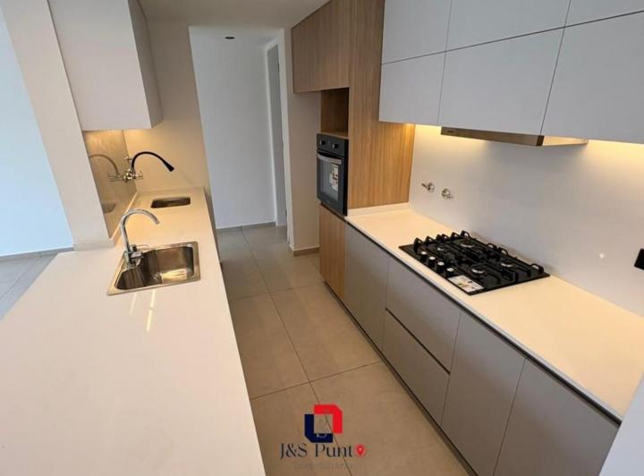 Casa · 150m² · 4 Ambientes · 4 Cocheras