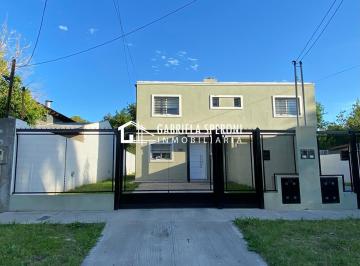 Casa · 92m² · 4 Ambientes · 1 Cochera · Duplex 4 Ambientes Sin Expensas con Parque y Pileta Privada en Adrogué