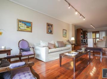 Casa · 290m² · 6 Ambientes · 2310 Cocheras · Venta Casa 6 Ambientes en Haedo, Jardín con Pileta y Cocheras