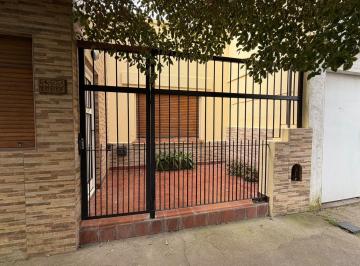 Casa · 59m² · 2 Ambientes · Alquiler PH Al Frente