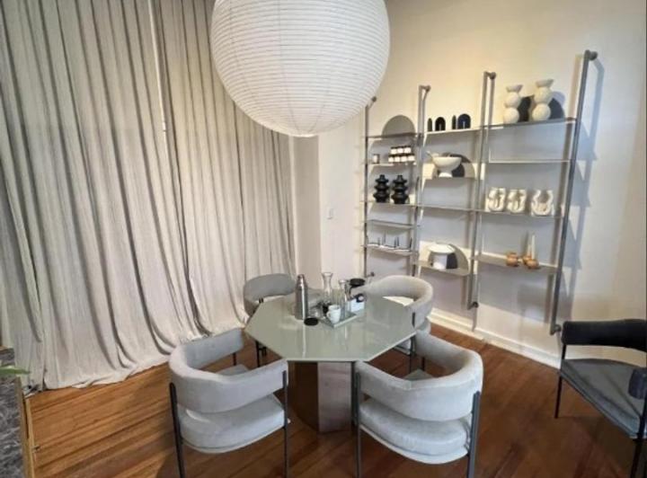 Casa · 323m² · 10 Ambientes