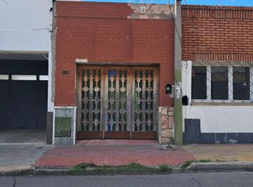 Casa · 93m² · 3 Ambientes · Vendo Casa a Reciclar en Zona Céntrica