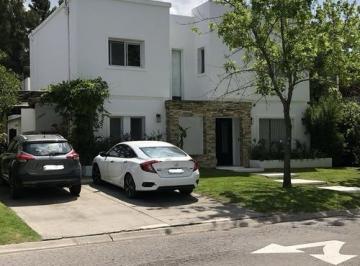 Casa de 5 ambientes, Tigre · Casa en Venta en Barrio Nautico San Isidro Labrador