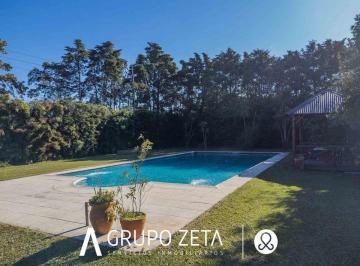 Casa · 33450000ha · 6 Ambientes · 2 Cocheras · Casa 6 Ambientes en Venta en Pilar con Pileta y Parrilla
