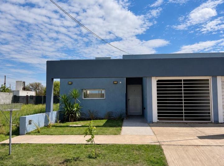 Casa · 100m² · 4 Ambientes · 1 Cochera