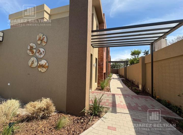 Casa · 250m² · 5 Ambientes · 1 Cochera
