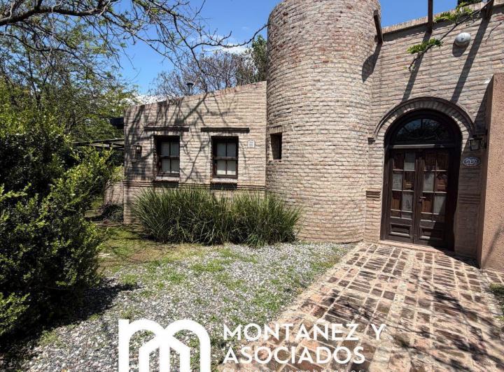 Casa · 275m² · 6 Ambientes · 3 Cocheras