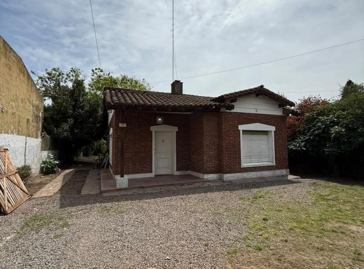 Casa · 100m² · 5 Ambientes · 2 Cocheras