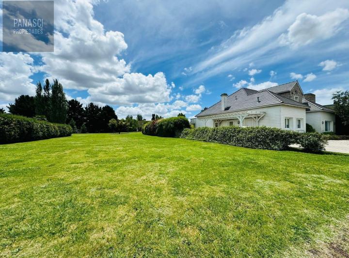 Terreno · 874m²