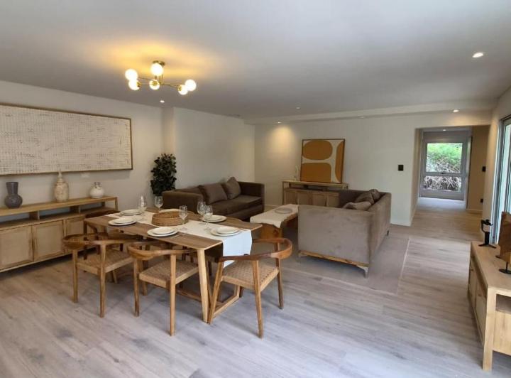 Casa · 220m² · 5 Ambientes · 1 Cochera