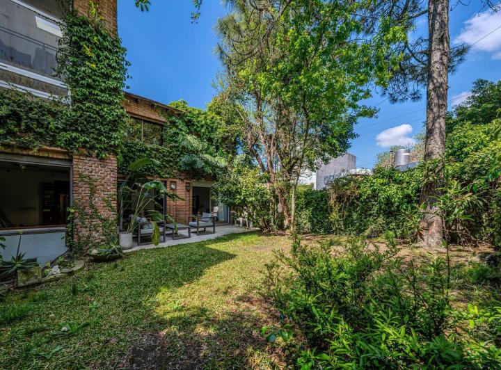Casa · 256m² · 5 Ambientes · 1 Cochera