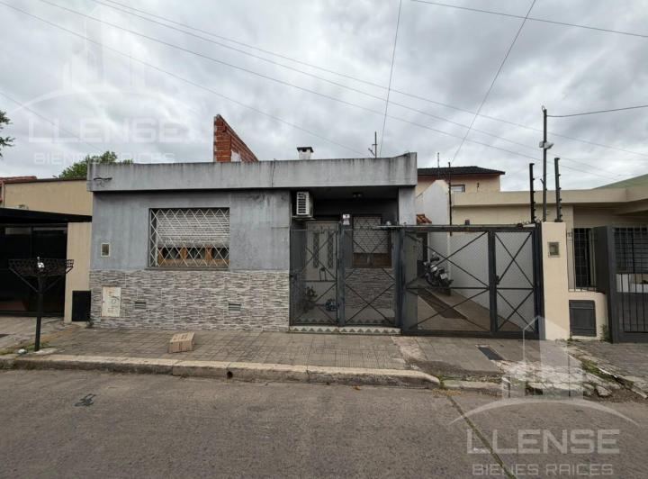 Casa · 181m² · 6 Ambientes · 1 Cochera