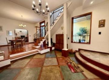 Casa · 177m² · 4 Ambientes · 2 Cocheras · Casa en Villa Crespo