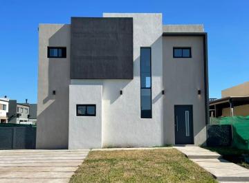FHP-FHP-256_2 · Espectacular Casa Amoblada con Pileta y Parque | Barrio El Aljibe