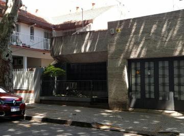 Oficina comercial · 84m² · 4 Ambientes · 1 Cochera · Casa de 4 Ambientes en Alquiler - Solo Uso Comercial