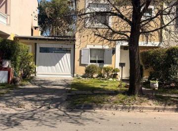 Casa de 4 ambientes, Esteban Echeverría · Vneta Monte Grande Barrio Mirasoles 4 Ambientes con Cochera - Quincho y Piscina