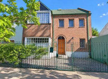 Casa · 164m² · 4 Ambientes · Imperdible Casa en Florida con Jardín, 4 Dorm. y Altillo de 65 M²! - en Venta