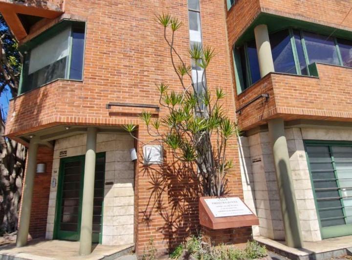 Edificio · 190m² · 1 Cochera
