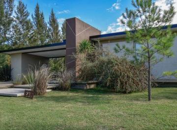 Casa · 200m² · 4 Ambientes · 2 Cocheras · Venta Lujosa Casa 4 Amb Fincas Chacra San Vicente