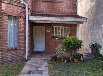 Casa de 4 ambientes, Esteban Echeverría · Venta Monte Grande Muy Buen Chalet de 4 Ambientes con Piscina
