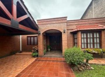 Casa · 180m² · 3 Dormitorios · 1 Cochera · Excelente Casa de 3 Dorm. con Pileta - Yerba Buena - Tucuman.