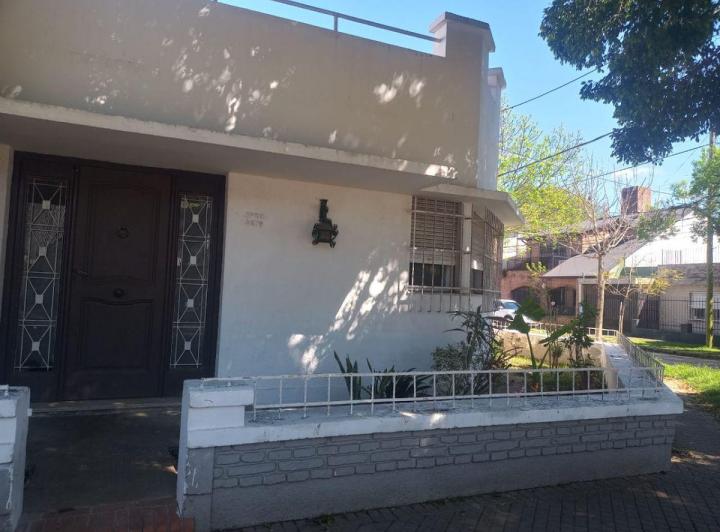 Casa · 110m² · 5 Ambientes · 1 Cochera