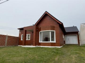Casa de 6 ambientes, Villa Elisa · Excelente Casa en Venta en Villa Elisa Er