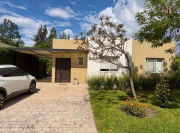 Casa de 4 ambientes, Pilar · Casa en Alquiler Anual Planta Baja, barrio La Cañada Los Robles de Pilar