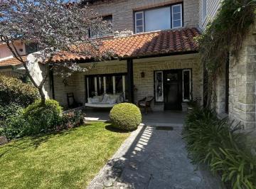 Casa de 4 ambientes, Mar del Plata · Los Troncos, Casa de 4 Ambientes con Jardin y Quincho