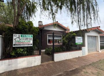 Casa de 4 ambientes, Lomas de Zamora · Casa 4 Ambientes en Venta con Departamento de 2 Ambientes Al Fondo