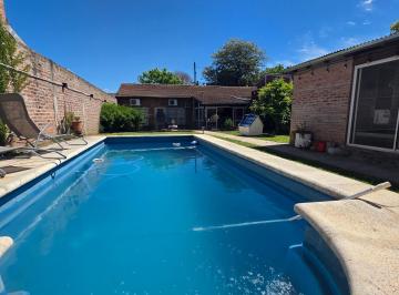 Casa · 175m² · 5 Ambientes · 2 Cocheras · Venta - Casa con Pileta - Don Torcuato