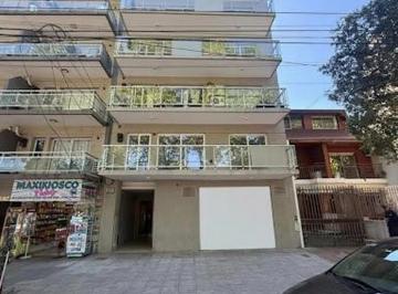 Departamento de 2 ambientes, Versalles · Unico Departamento 2 Amb. a Estrenar de Mas de 90 m² y Dos Patios! Frente a Plaza